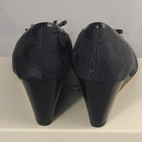 Coach Paola II Black Peep Toe Wedge Heels Pumps Womens Size 7.5 Bow C Pattern - Picture 6 of 10